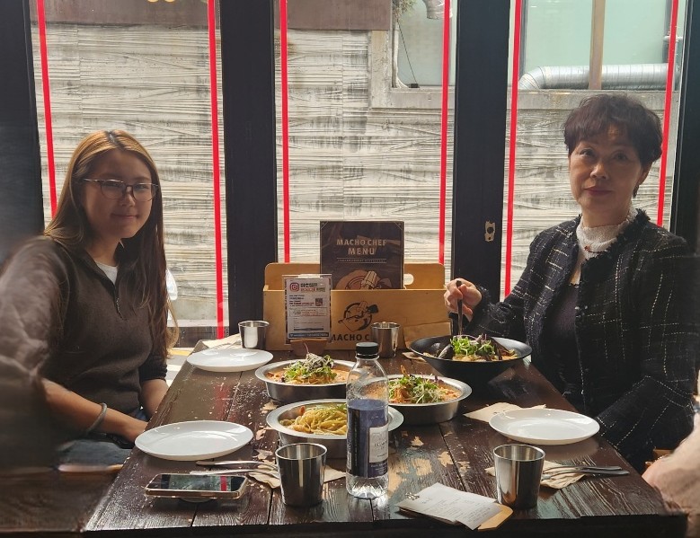 11기 Chuthong, Jinnipa 방문